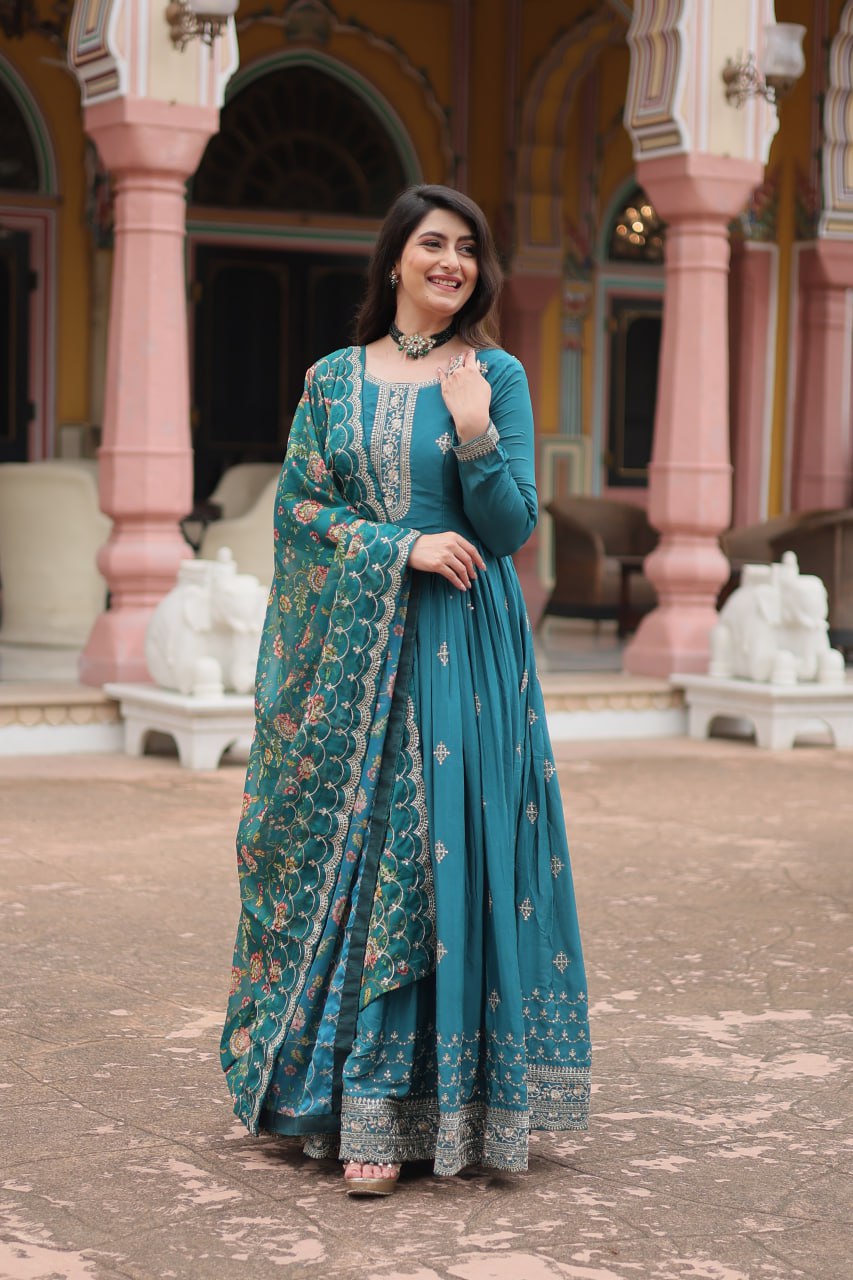 Embroidery Gown With Dupatta (LW9190)