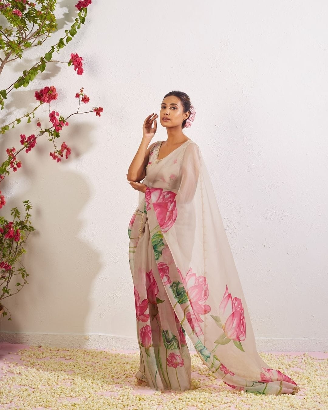 Cutdana Handwork Border Organza Fabric Floral Print Saree (5378)